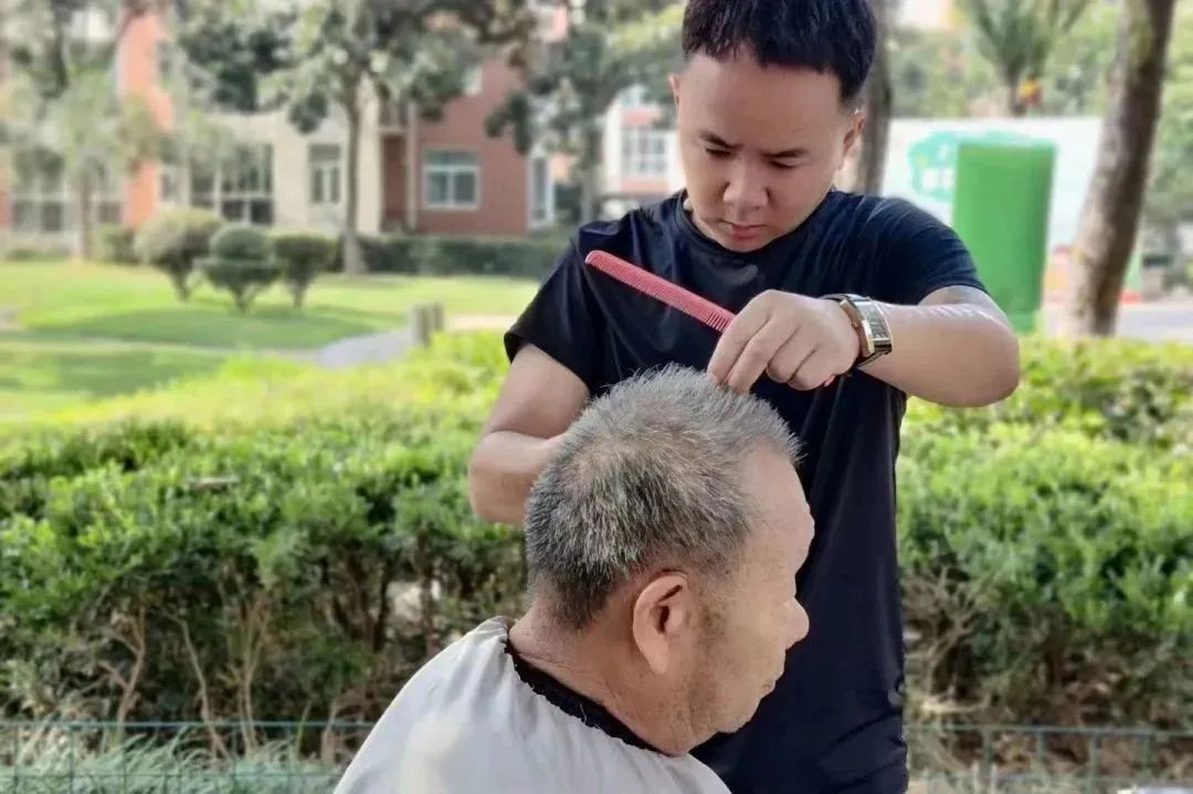 交付力河南省 TOP2、房企综合实力TOP3!绿都荣获多(duō)项殊荣! 图片