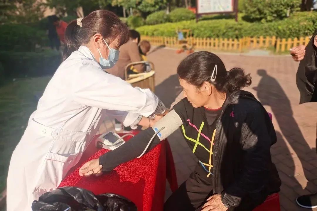 交付力河南省 TOP2、房企综合实力TOP3!绿都荣获多(duō)项殊荣! 图片