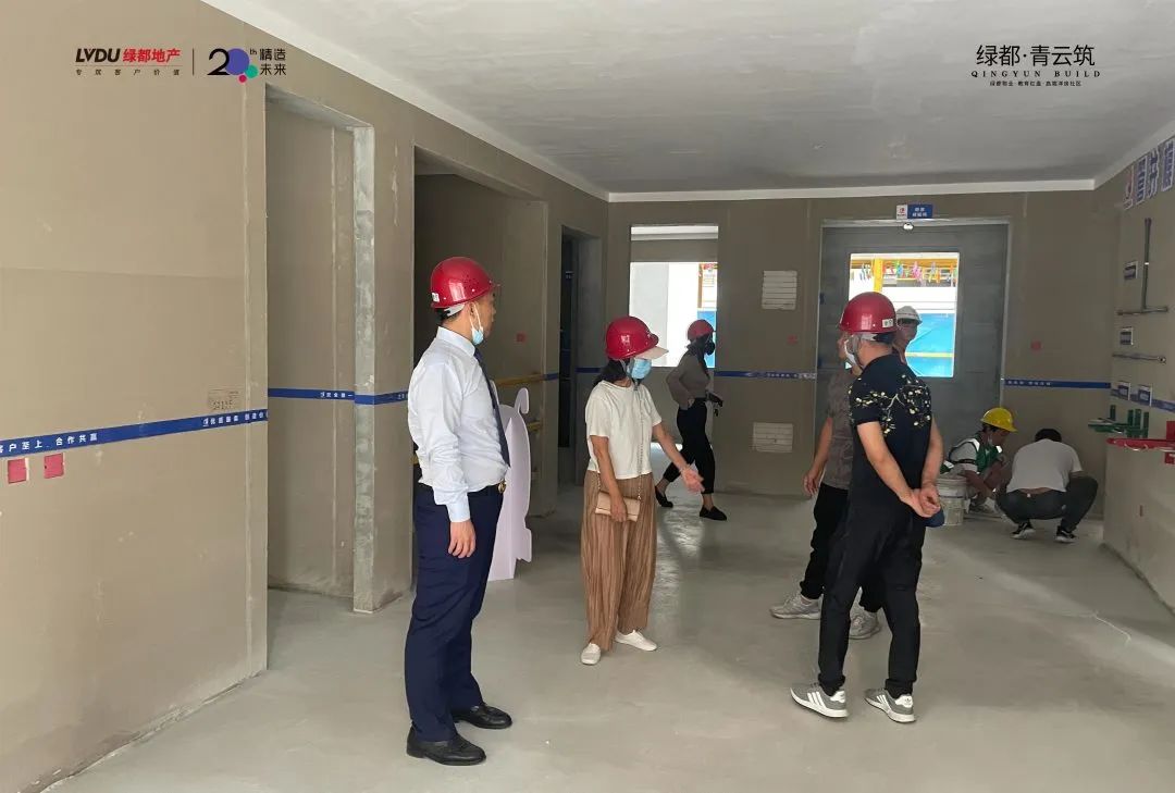 走进绿都,走进精益制造|新(xīn)乡首座透明工地样板惊艳开放,品质眼见為(wèi)实 图片