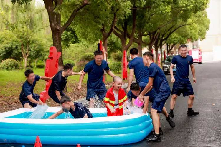 开营即火，这儿的快乐DU“暑”于你！