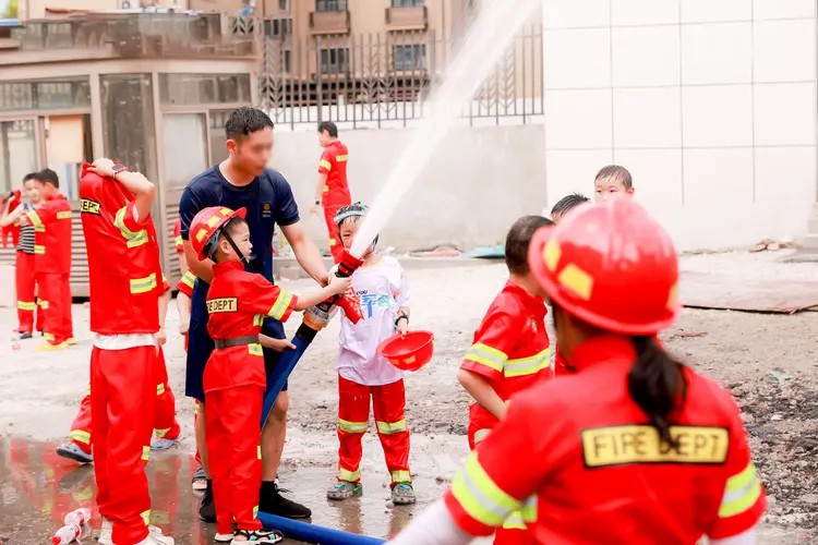 开营即火，这儿的快乐DU“暑”于你！